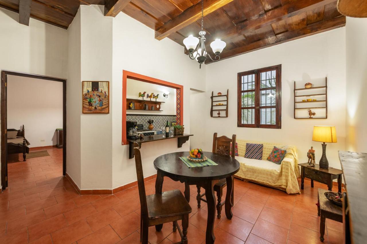 Casita Tumbergia Apartment Antigua Luaran gambar